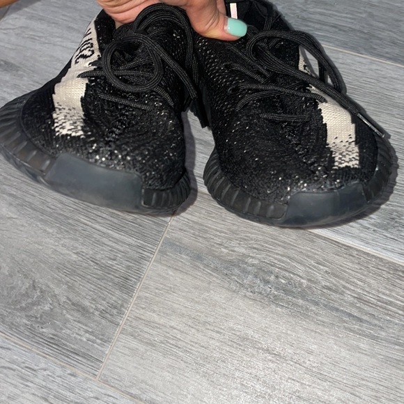 YEEZY boost 350 v2 Men’s size 6.5 Oreo - Picture 4 of 8